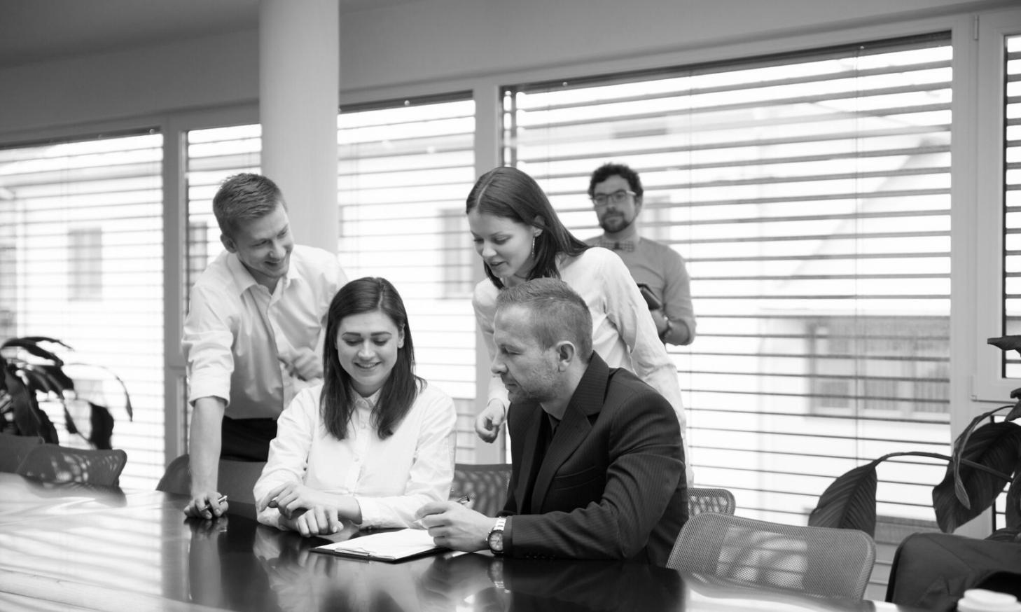Equipo de zorivantequilora trabajando en innovación financiera